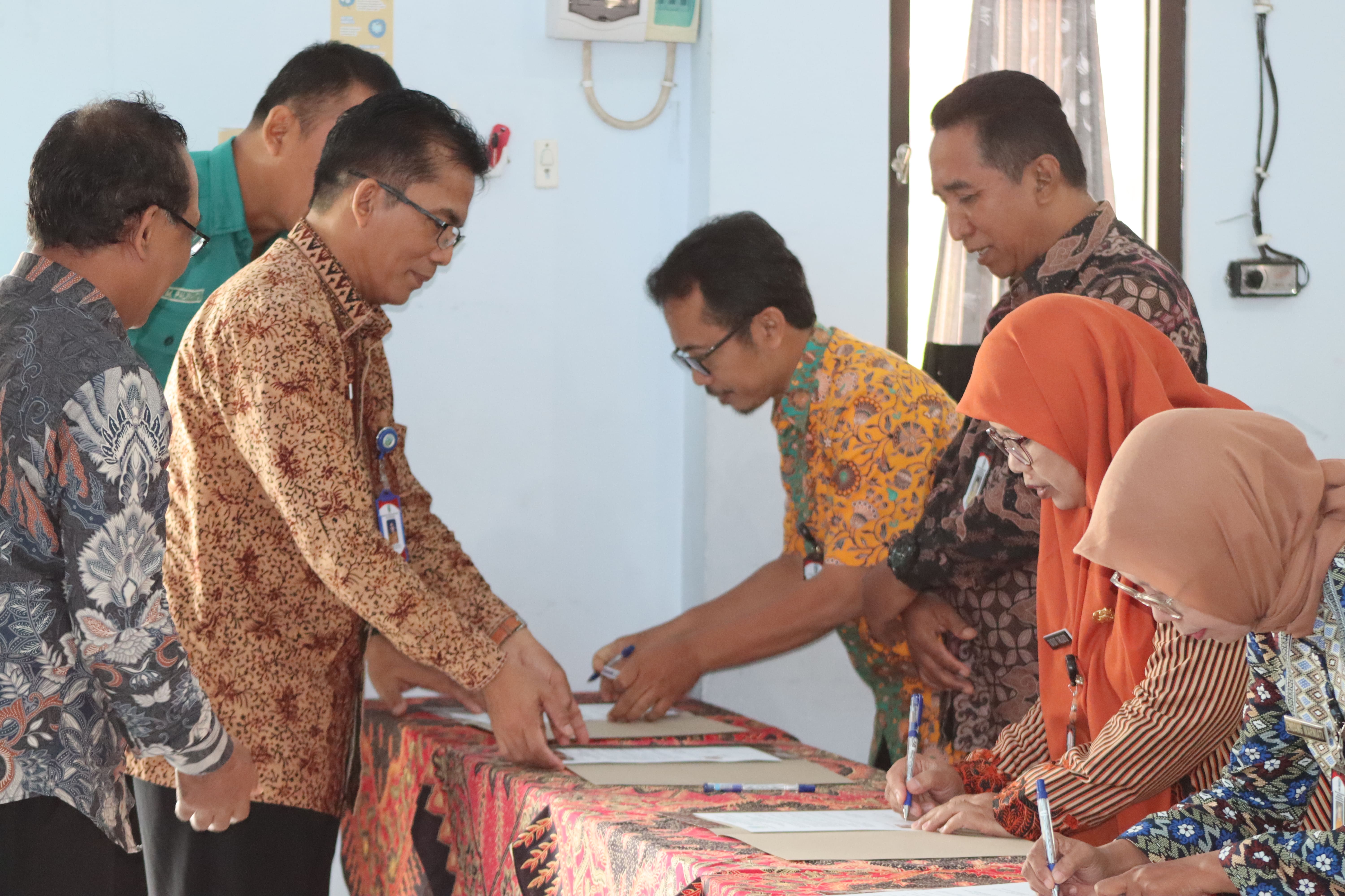 Penandatanganan Pakta Integritas SPMB Tahun 2026 oleh Kepala Sekolah Negeri se-Kabupaten Nganjuk